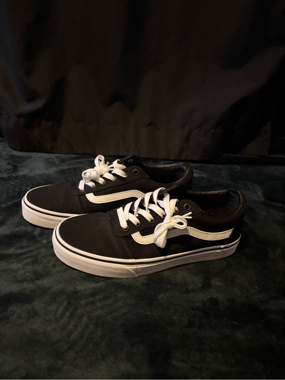 Vans - Picture 1 of 2